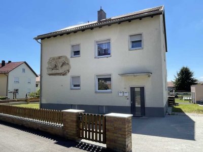 Gepflegtes Zweifamilienhaus in guter Lage in Tirschenreuth