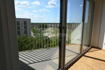 + Endetage mit Weitblick + Schnell in der Stadt, nah im Grünen +