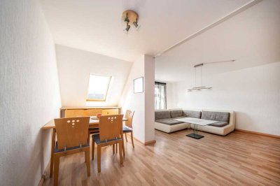 +++ möblierte 2-Raum Wohnung im Dachgeschoss mit Personenaufzug in Schloßchemnitz +++