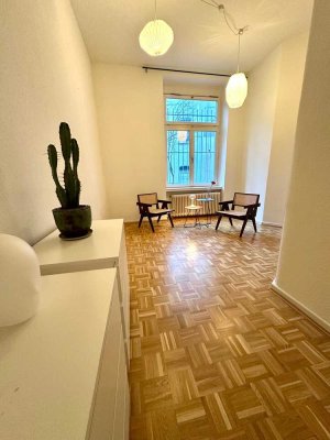 Große Altbauwohnung in gepflegtem Altbau