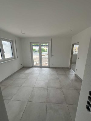 Wohnen im Grünen - Erstbezug mit Einbauküche und Süd Terrasse 1,5-Zimmer-Wohnung in Rattelsdorf