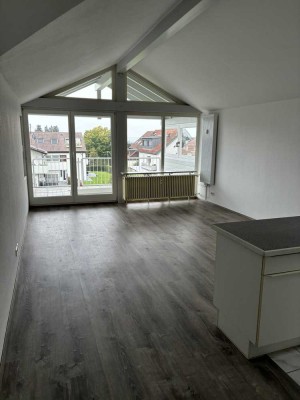 Helle 3 Zimmer Dachgeschosswohnung mit Balkon in Ostfildern-Ruit