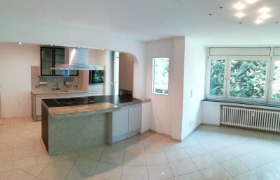 PROVISIONSFREIE Immobile! Ab sofort! 4-Raum-Wohnung mit Balkon und Einbauküche in Hürth