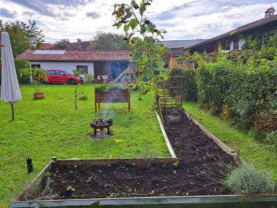 Helle 2,5-Zimmer Wohnung mit Balkon in Neubeuern