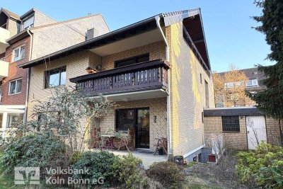 Köln - Holweide, Rarität!!! Großzügiges Haus mit 6 Zimmern auf ca. 263 m² Wohnfläche