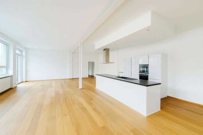 Außergewöhnliches Loft in Aschaffenburgs Innenstadt – mit großem Balkon, Stellplatz und opt. Garten