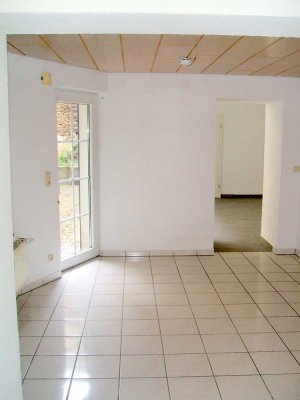 Frisch, renovierte 3,5 ZKDB Wohnung mit schönem Freisitz / Terrasse