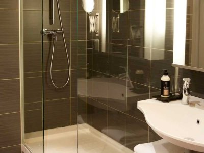 Möbliertes Apartment mit Einbauküche und Aufzug im Zentrum von Jena