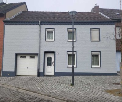 Reihenhaus mit Charme und Modernisierungspotenzial in Wassenberg-Myhl