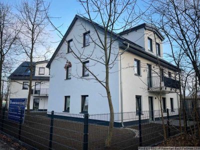 Moderner Neubau - 2 Raumwohnung mit EBK und Terrasse - ruhiges Wohnen vor der Skyline Berlin