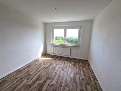 WOW mit Herbstaktion*!  Über den Dächern der Stadt - 3-Zimmer-Wohnung mit verglasten Balkon