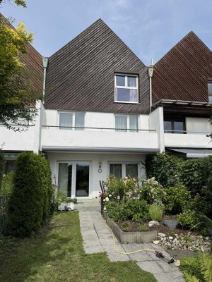 Ansprechendes 5-Zimmer-Reihenhaus mit zusätzlich ausgebauten Speicher in Unterschleißheim