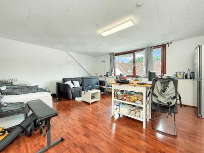 Wohnung + Stellplatz direkt am Vahrenwalder Platz – solide vermietet, zentral