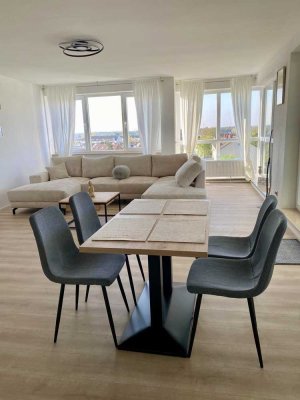 Teilmöblierte Penthouse-Whg. mit weitläufiger Terrasse