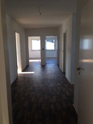 Gemütliche 3-Zimmer-Wohnung mit EBK - WG geeignet