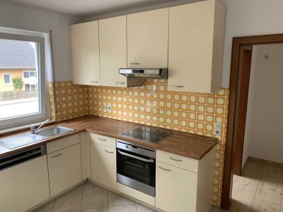 Ruhige und vollst. renovierte 4-Zimmer-Whg. mit EBK und Balkon
