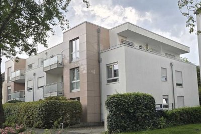 Ruhige, zentral gelegene Wohnung mit Balkon und TG in Rheinnähe im Herzen von Beuel (von privat)