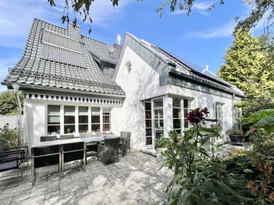 Modernes Einfamilienhaus mit Gartenidylle und nachhaltiger Energietechnik in Bad Meinberg