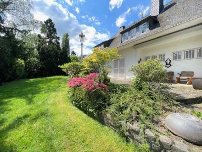 D-Urdenbach Freistehende Villa!!!Einmalige Chance mit Rheinblick..Die richtige Entscheidung für 2025