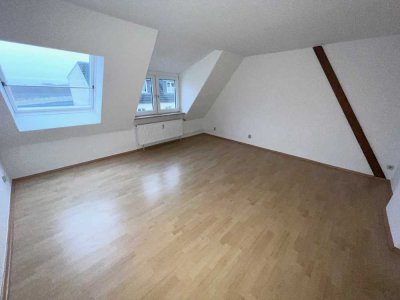 2-Raum-Dachgeschosswohnung mit Laminat und Duschbad...!!!