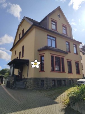 Schöne, helle 2.5 Zimmer DG-Wohnung in einer Jugendstilvilla, mit eigenem Stellplatz vor dem Haus