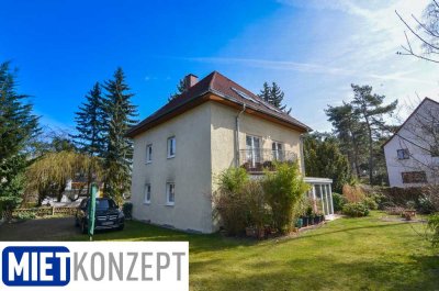 Kröllwitz: Sonnige 2-Zimmer-Wohnung direkt an der Heide in 3-Familien-Haus