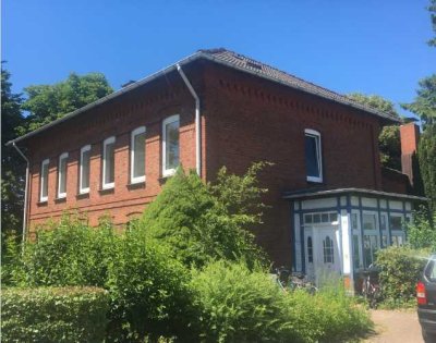 Charmante 4-Zimmer-Altbauwohnung mit Terrasse in zentraler Lage