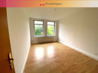 +++ Schöne 3-Zimmer Dachgeschosswohnung in Halle-Süd ++ Stellplatz & EBK +++