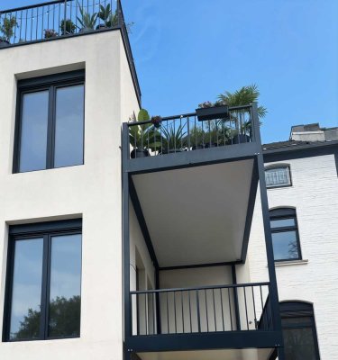 5-Zimmer Altbau-Wohnung komplett saniert mit großem Balkon in Flingern-Nord