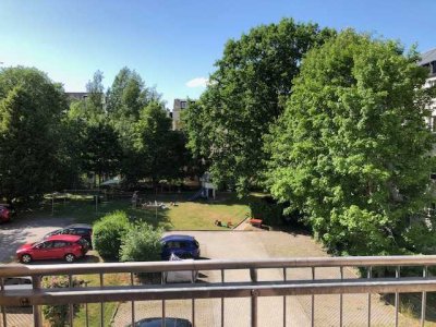 **2 Zi.-Whg. mit Balkon+Uni-Nähe+Bäcker nebenan**