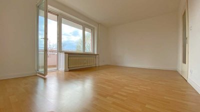 Sonnige 2-Zimmer-Wohnung mit Balkon und Einbauküche in Elmshorn