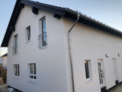 Attraktive 2,5-Zimmer-EG-Wohnung mit EBK und Terrasse in Oberkochen