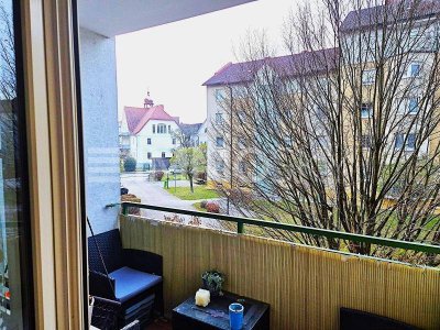 NETTE 3-ZIMMER-WOHNUNG MIT LOGGIA, PKW-STELLPLATZ UND KELLERABTEIL