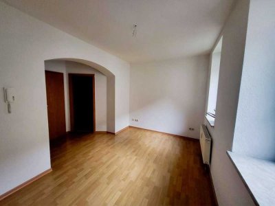 Im Hinterhaus * klein & fein & bald ist es Dein zu Hause *