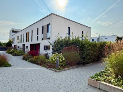 MAXI-Reiheneckhaus: 6 WG-Zimmer mit je eigenem Bad und schönem Gemeinschaftsbereich