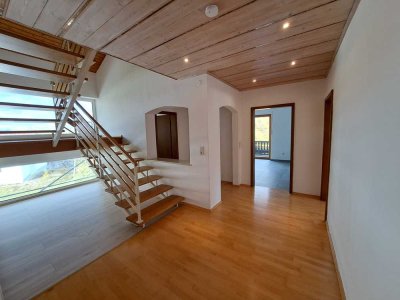Großzügige 4,5-Zimmer Maisonette bei Aham/Gerzen mit großem Balkon