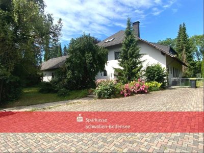 Villa mit Einliegerwohnung und Bürotrakt in Türkheim