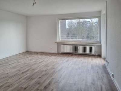 Renovierte 3-Zimmer-Wohnung in der Weststadt mit Aufzug und Balkon!