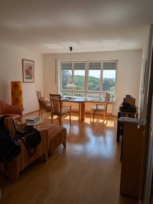 Zentral und ruhig gelegene Wohnung mit Einbauküche, Balkon und schönem Blick