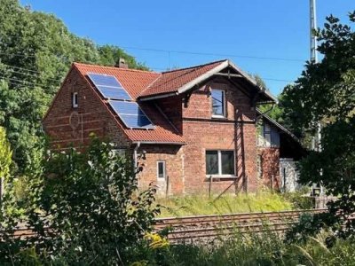 Sanierungsbedürftiges Einfamilienhaus mit viel Potenzial