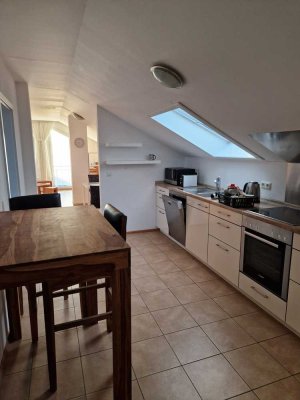 Helle 2-Zimmer Dachgeschosswohnung (60m²) in Gilching