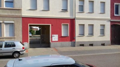 Attraktive und gepflegte 4-Zimmer-Wohnung mit Balkon in Dessau-Roßlau