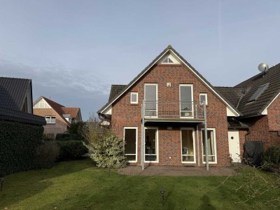 Moderne Doppelhaushälfte mit Garten, hochwertiger Ausstattung & Kaminofen in Hanstedt