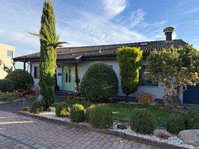 Charmanter Bungalow mit Einliegerwohnung im Souterrain