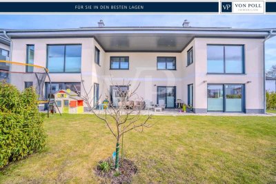 Lichtdurchflutete Doppelhaushälfte mit PV-Anlage, Kaminofen und Garage mit zwei Stellplätzen