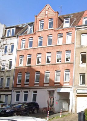 Helle 2-Zimmer-Wohnung mit Balkon & neuer Küche – Altbau Kiel Stadtfeldkamp