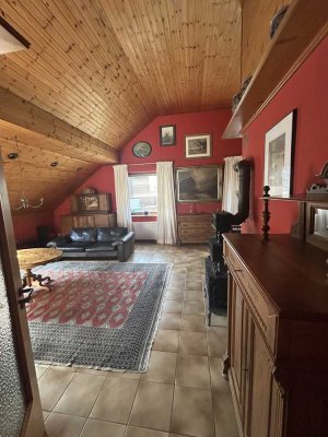 Möblierte 4-Zimmer Dachgeschosswohnung in Wachtberg mit Balkon