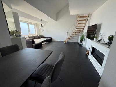Exklusive Maisonette-Dachgeschosswohnung mit großem Balkon und Blick ins Grüne Nähe Messe Frankfurt