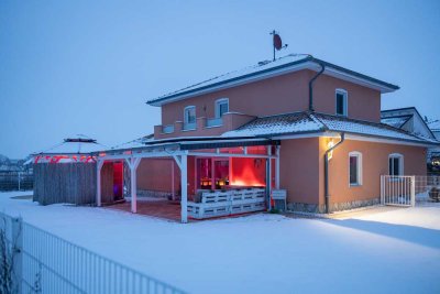 Mediterrane Stadtvilla mit Rundpool & Luxus-Whirlpool: Wohnen, wo Qualität und Freizeit zuhause sind