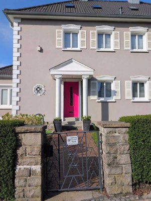 Ein Zuhause mit Seele – Stilvolle Stadtvilla mit ikonischem Charakter im Schmachtenbergsviertel